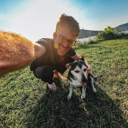 Matt R., a satisfied customer of Best Texas House Buyers, sharing his positive experience after selling his home for cash through the company’s hassle-free process in Dallas.